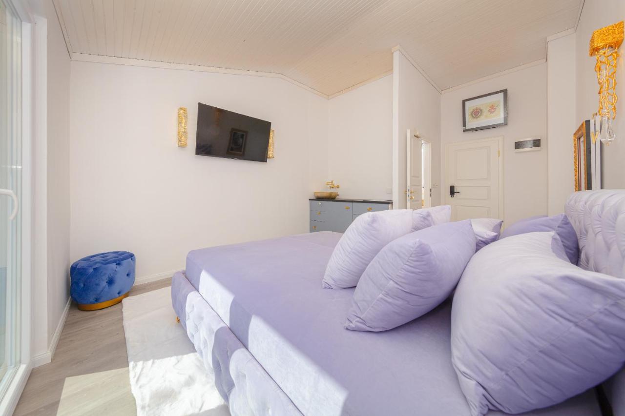 Boutique Residence Sundays Novalja Bagian luar foto